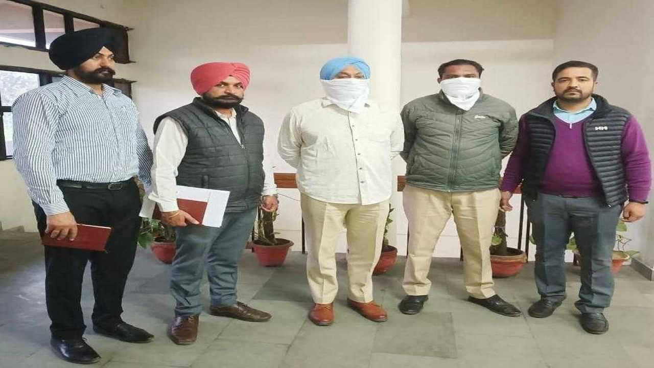 Vigilance Action: 50,000 ਰਿਸ਼ਵਤ ਲੈਣ ਦੇ ਦੋਸ਼ ਹੇਠ ਥਾਣੇਦਾਰ ਅਤੇ ਹੌਲਦਾਰ ਗ੍ਰਿਫਤਾਰ