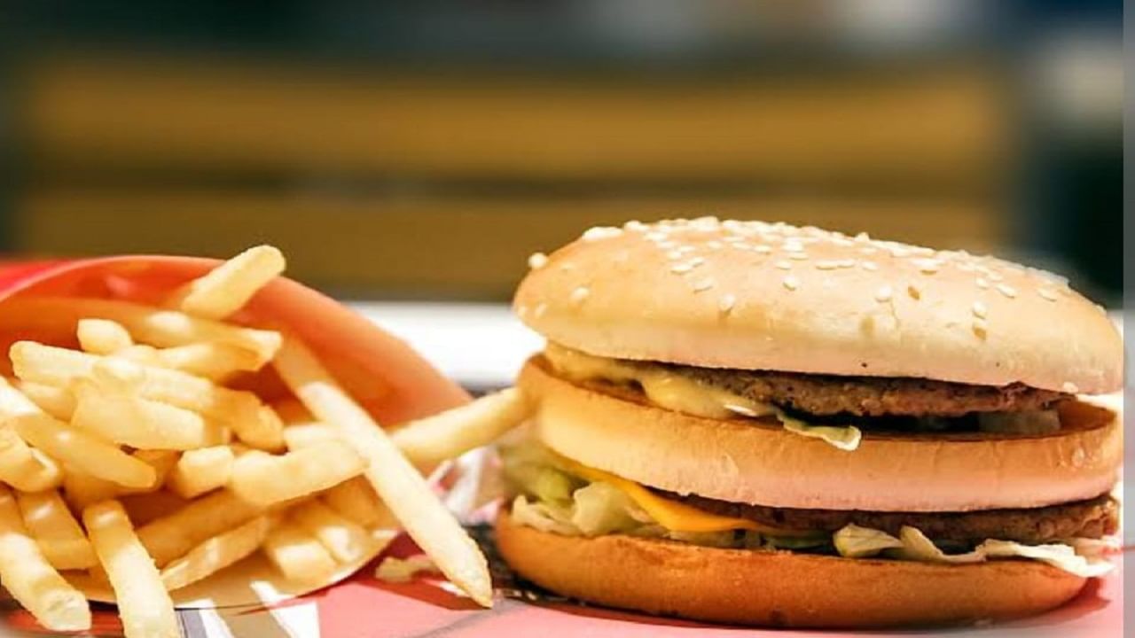 Unhealthy Food: ਸ਼ਰੀਰ ਦੇ ਦੁਸ਼ਮਨ ਹਨ ਇਹ ਭੋਜਨ, ਅੱਜ ਹੀ ਕਰੋ ਤੋਬਾ Unhealthy Food: ਸ਼ਰੀਰ ਦੇ ਦੁਸ਼ਮਨ ਹਨ ਇਹ ਭੋਜਨ, ਅੱਜ ਹੀ ਕਰੋ ਤੋਬਾ