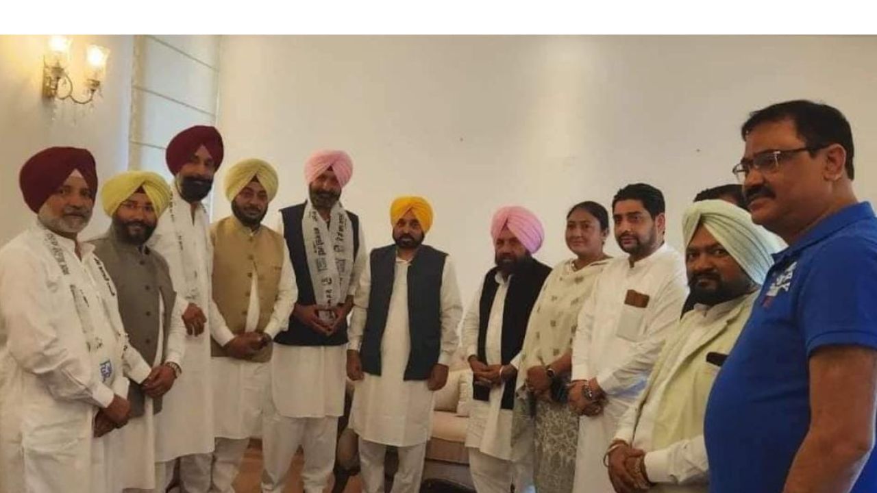 Akali Dal: ਅਕਾਲੀ ਦਲ ਨੂੰ ਲੱਗਿਆ ਝਟਕਾ, ਜਗਬੀਰ ਬਰਾੜ ‘ਆਪ’ ਵਿੱਚ ਸ਼ਾਮਿਲ Akali Dal: ਅਕਾਲੀ ਦਲ ਨੂੰ ਲੱਗਿਆ ਝਟਕਾ, ਜਗਬੀਰ ਬਰਾੜ ‘ਆਪ’ ਵਿੱਚ ਸ਼ਾਮਿਲ