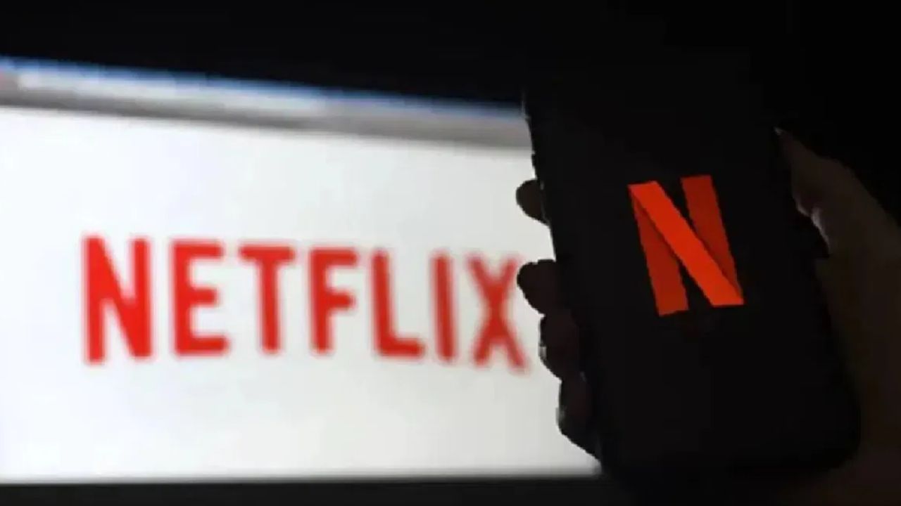 Netflix Down: ਨੈੱਟਫਲਿਕਸ ਠੱਪ, ਵੈੱਬ ਸੀਰੀਜ਼ ਅਤੇ ਫਿਲਮਾਂ ਦੇਖਣ ਵਿੱਚ ਆ ਰਹੀ ਮੁਸ਼ਕਲ Netflix Down: ਨੈੱਟਫਲਿਕਸ ਠੱਪ, ਵੈੱਬ ਸੀਰੀਜ਼ ਅਤੇ ਫਿਲਮਾਂ ਦੇਖਣ ਵਿੱਚ ਆ ਰਹੀ ਮੁਸ਼ਕਲ