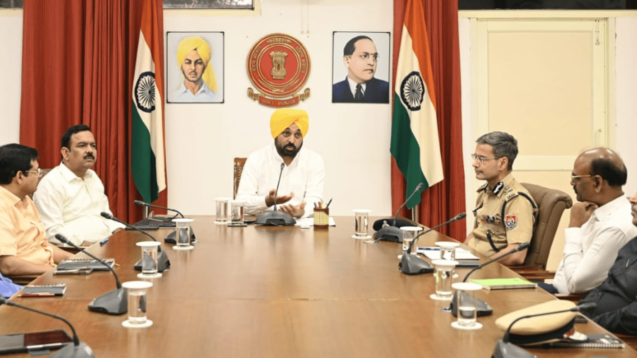 CM On Police: ਸੀਐੱਮ ਨੇ ਕੀਤੀ ਪੰਜਾਬ ਪੁਲਿਸ ਦੀ ਤਾਰੀਫ, ਬੋਲੇ -ਕਿਸੇ ਵੀ ਤਰ੍ਹਾਂ ਦੀ ਅਣਸੁਖਾਵੀਂ ਸਥਿਤੀ ਨਾਲ ਨਜਿੱਠਣ ਚ ਹੈ ਸਮਰੱਥ