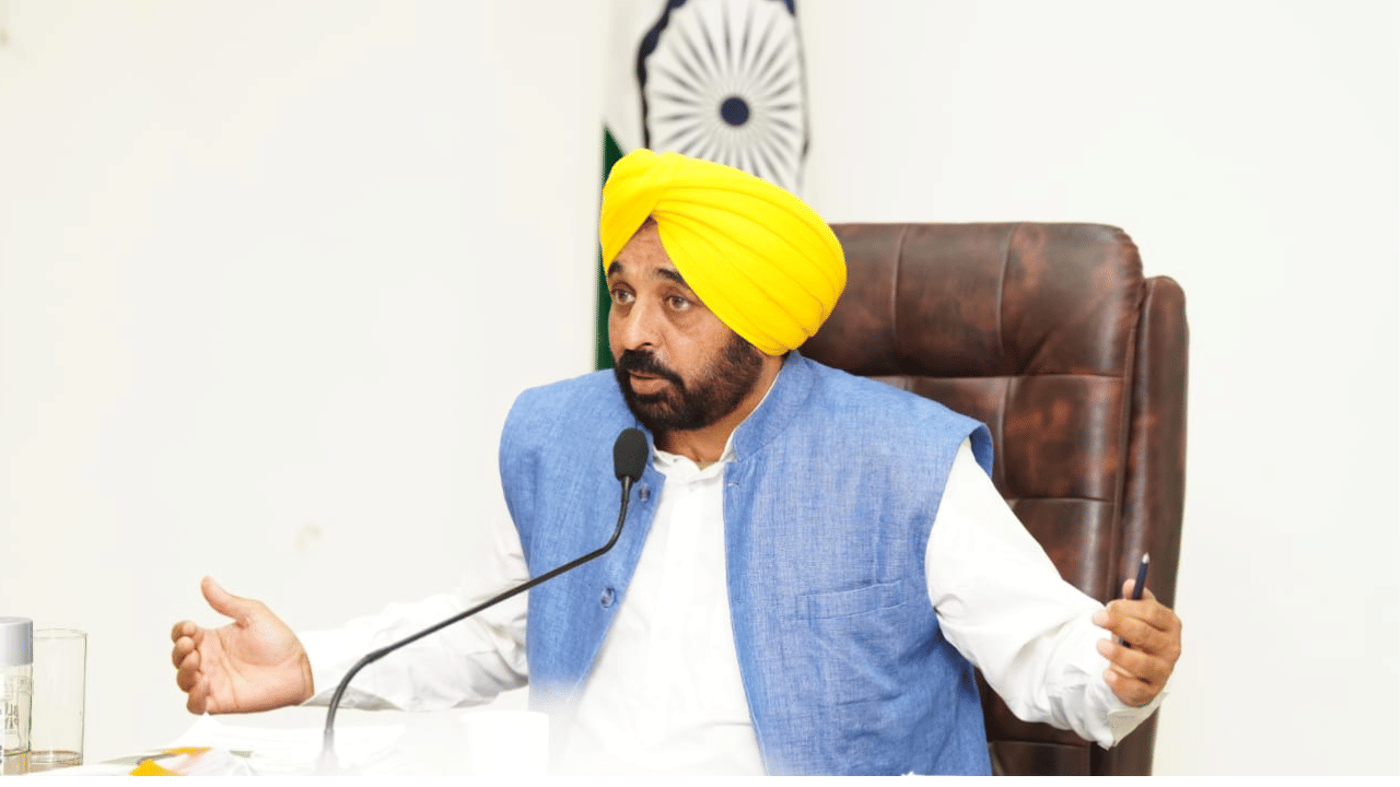 Cabinet Meeting: ਮਾਨ ਸਰਕਾਰ ਦੇ ਮਜਦੂਰਾਂ ਨੂੰ ਵੱਡੇ ਤੋਹਫ਼ੇ, 1 ਮਈ ਨੂੰ ਸਰਕਾਰੀ ਛੁੱਟੀ ਦਾ ਵੀ ਐਲਾਨ