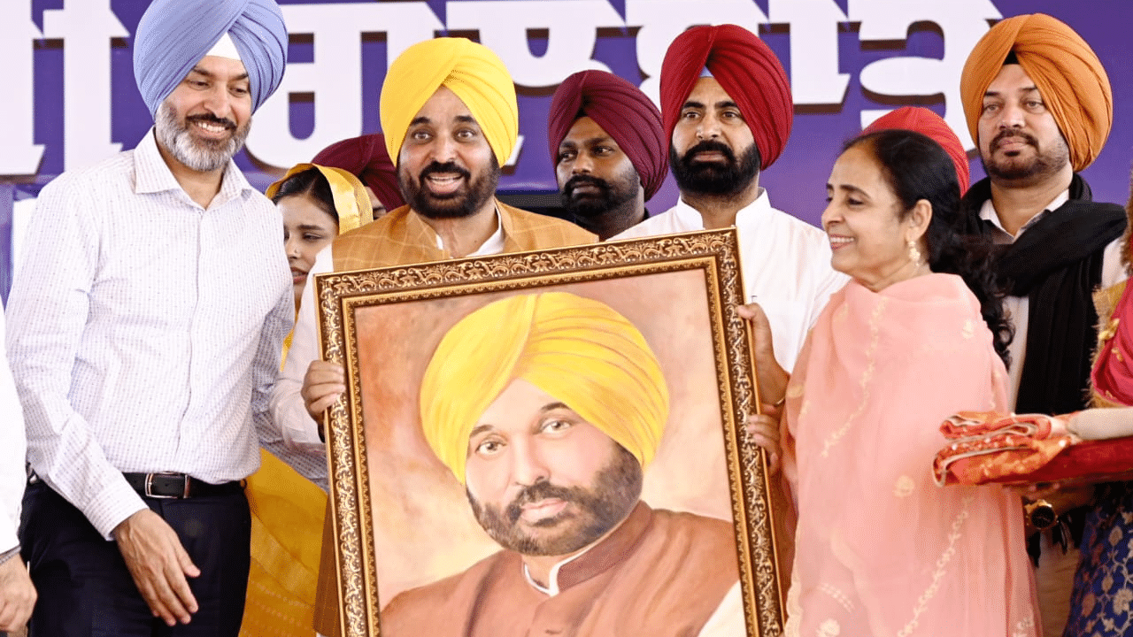 Dialogue Programme: ਨੌਜਵਾਨਾਂ ਨਾਲ ਸਿੱਧਾ ਸੰਵਾਦ ਕਾਇਮ ਕਰਨ ਲਈ ਨਵੇਕਲੇ ਪ੍ਰੋਗਰਾਮ ਦੀ ਸ਼ੁਰੂਆਤ Dialogue Programme: ਨੌਜਵਾਨਾਂ ਨਾਲ ਸਿੱਧਾ ਸੰਵਾਦ ਕਾਇਮ ਕਰਨ ਲਈ ਨਵੇਕਲੇ ਪ੍ਰੋਗਰਾਮ ਦੀ ਸ਼ੁਰੂਆਤ