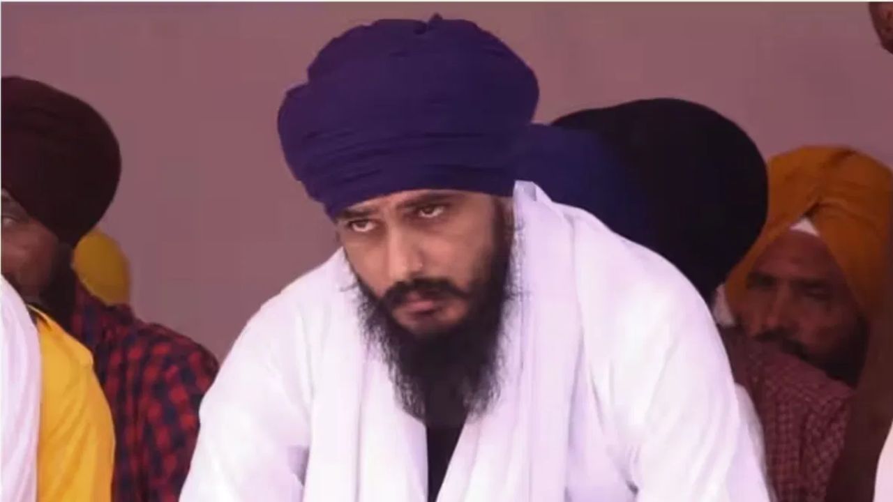 Dibrugarh Jail ‘ਚ ਵਿੱਚ ਬੰਦ ਸਿੱਖ ਨੌਜਵਾਨਾਂ ਨੂੰ ਮਿਲੇਗਾ ਐੱਸਜੀਪੀਸੀ ਦੇ ਵਕੀਲਾਂ ਦਾ ਵਫਦ, ਹਰਜਿੰਦਰ ਸਿੰਘ ਧਾਮੀ ਨੇ ਕੀਤਾ ਸੀ ਕਾਨੂੰਨੀ ਮਦਦ ਦੇਣ ਦਾ ਐਲਾਨ Dibrugarh Jail ‘ਚ ਵਿੱਚ ਬੰਦ ਸਿੱਖ ਨੌਜਵਾਨਾਂ ਨੂੰ ਮਿਲੇਗਾ ਐੱਸਜੀਪੀਸੀ ਦੇ ਵਕੀਲਾਂ ਦਾ ਵਫਦ, ਹਰਜਿੰਦਰ ਸਿੰਘ ਧਾਮੀ ਨੇ ਕੀਤਾ ਸੀ ਕਾਨੂੰਨੀ ਮਦਦ ਦੇਣ ਦਾ ਐਲਾਨ