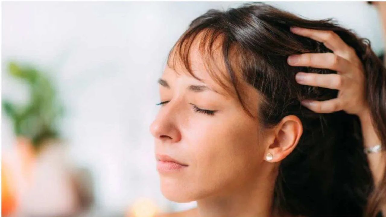 Hair Care: ਕੀ ਬੇਬੀ ਆਇਲ ਬਾਲਾਂ ਲਈ ਫਾਇਦੇਮੰਦ ਹੈ, ਜਾਣੋ ਮਾਹਰ ਤੋਂ ਜਵਾਬ Hair Care: ਕੀ ਬੇਬੀ ਆਇਲ ਬਾਲਾਂ ਲਈ ਫਾਇਦੇਮੰਦ ਹੈ, ਜਾਣੋ ਮਾਹਰ ਤੋਂ ਜਵਾਬ