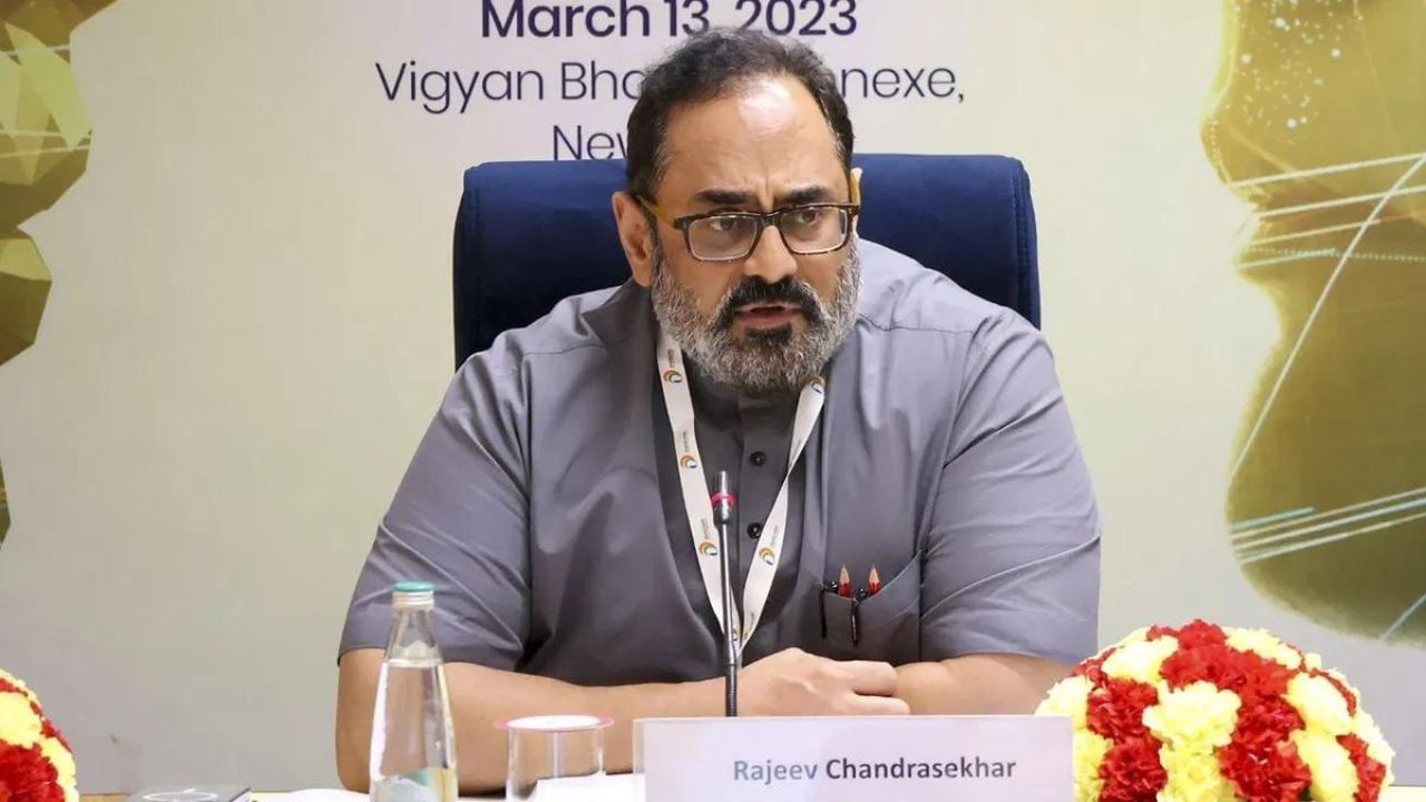 New IT Rules: ‘ਖ਼ਤਰਾ ਨਹੀਂ Free Speech’ – ਐਡੀਟਰਸ ਗਿਲਡ ਨੇ ਸੈਂਸਰਸ਼ਿਪ ‘ਤੇ ਪ੍ਰਗਟਾਈ ਚਿੰਤਾ ਤਾਂ ਬੋਲੇ IT ਮੰਤਰੀ New IT Rules: ‘ਖ਼ਤਰਾ ਨਹੀਂ Free Speech’ – ਐਡੀਟਰਸ ਗਿਲਡ ਨੇ ਸੈਂਸਰਸ਼ਿਪ ‘ਤੇ ਪ੍ਰਗਟਾਈ ਚਿੰਤਾ ਤਾਂ ਬੋਲੇ IT ਮੰਤਰੀ