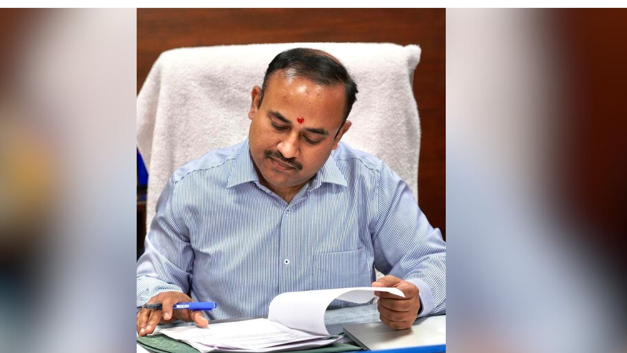 Jalandhar Bypoll Sehedule: ਚੋਣ ਕਮਿਸ਼ਨ ਵੱਲੋਂ ਜਲੰਧਰ ਜ਼ਿਮਨੀ ਚੋਣ ਲਈ ਪ੍ਰੋਗਰਾਮ ਜਾਰੀ Jalandhar Bypoll Sehedule: ਚੋਣ ਕਮਿਸ਼ਨ ਵੱਲੋਂ ਜਲੰਧਰ ਜ਼ਿਮਨੀ ਚੋਣ ਲਈ ਪ੍ਰੋਗਰਾਮ ਜਾਰੀ