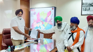 Farmer Protest: ਕਣਕ ਦੇ ਖਰੀਦ ਭਾਅ ‘ਤੇ ਕੇਂਦਰ ਵੱਲੋ ਲਗਾਏ ਕੱਟ ਖਿਲਾਫ਼ ਕਿਸਾਨ ਮਜਦੂਰ ਸੰਘਰਸ਼ ਕਮੇਟੀ ਨੇ ਸੌਂਪੇ ਮੰਗ ਪੱਤਰ Farmer Protest: ਕਣਕ ਦੇ ਖਰੀਦ ਭਾਅ ‘ਤੇ ਕੇਂਦਰ ਵੱਲੋ ਲਗਾਏ ਕੱਟ ਖਿਲਾਫ਼ ਕਿਸਾਨ ਮਜਦੂਰ ਸੰਘਰਸ਼ ਕਮੇਟੀ ਨੇ ਸੌਂਪੇ ਮੰਗ ਪੱਤਰ