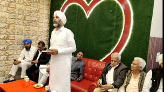 Manpreet Badal ਨੇ ਨਿੱਜੀ ਮੀਟਿੰਗ ਕਹਿ ਕੇ ਮੀਡੀਆ ਨੂੰ ਕਵਰੇਜ ਤੋਂ ਰੋਕਿਆ, ਮੰਗੀ ਮੁਆਫੀ Manpreet Badal ਨੇ ਨਿੱਜੀ ਮੀਟਿੰਗ ਕਹਿ ਕੇ ਮੀਡੀਆ ਨੂੰ ਕਵਰੇਜ ਤੋਂ ਰੋਕਿਆ, ਮੰਗੀ ਮੁਆਫੀ
