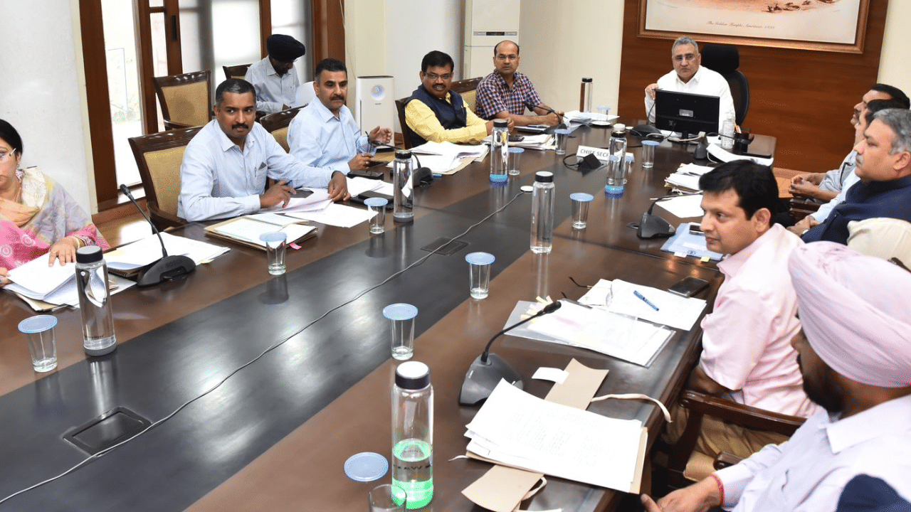 Punjab Government: ਲੰਬਿਤ ਪਏ ਵਿਜੀਲੈਂਸ ਕੇਸਾਂ ਦੇ ਨਿਪਟਾਰੇ ਵਿੱਚ ਤੇਜ਼ੀ ਲਿਆਉਣ ਦੇ ਆਦੇਸ਼ Punjab Government: ਲੰਬਿਤ ਪਏ ਵਿਜੀਲੈਂਸ ਕੇਸਾਂ ਦੇ ਨਿਪਟਾਰੇ ਵਿੱਚ ਤੇਜ਼ੀ ਲਿਆਉਣ ਦੇ ਆਦੇਸ਼