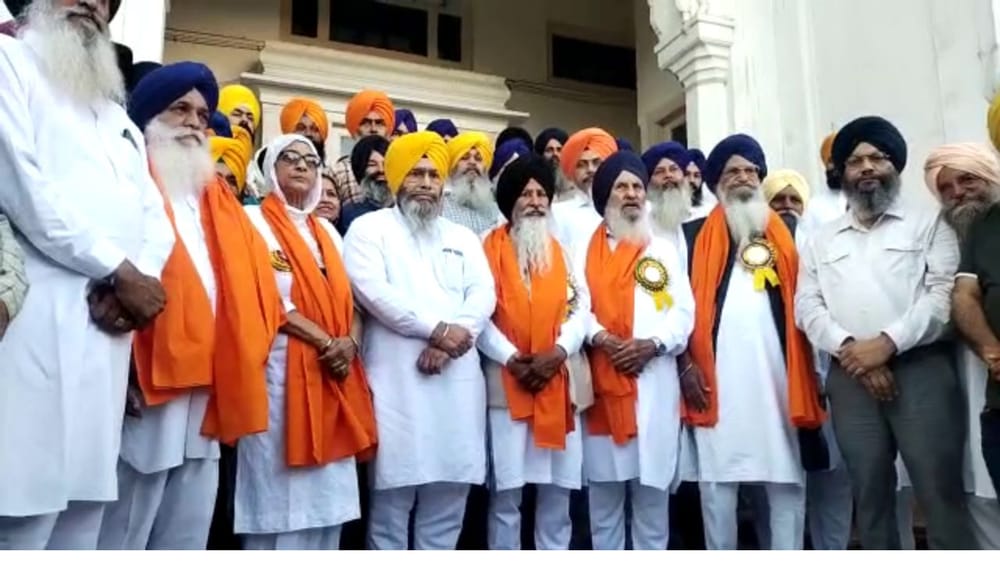 ਸ਼੍ਰੋਮਣੀ ਕਮੇਟੀ ਦੇ ਸਕੱਤਰ ਪ੍ਰਤਾਪ ਸਿੰਘ ਨੇ ਦੱਸਿਆ ਕਿ ਇਹ ਜਥੇ ਦੀ ਅਗਵਾਈ ਅਮਰਜੀਤ ਸਿੰਘ ਭਲਾਈਪੁਰ ਕਰ ਰਹੇ ਹਨ। ਉਨ੍ਹਾਂ ਦੀ ਅਗਵਾਈ ਹੇਠ ਇਹ ਜਥਾ ਪਾਕਿਸਤਾਨ ਸਥਿਤ ਪੰਜਾ ਸਾਹਿਬ ਗੁਰਦੁਆਰੇ ਵਿੱਚ ਖਾਲਸਾ ਸਾਜਨਾ ਦਿਵਸ ਮਨਾਏਗਾ।