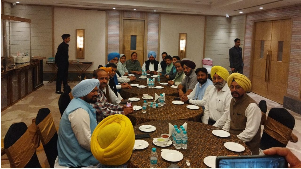 Jalandhar By Poll: ‘ਆਪ’ ਵੱਲੋਂ ਜਲੰਧਰ ਜ਼ਿਮਨੀ ਚੋਣ ਨੂੰ ਲੈ ਕੇ ਆਗੂਆਂ ਦੀ ਜਿੰਮੇਵਾਰੀ ਤੈਅ Jalandhar By Poll: ‘ਆਪ’ ਵੱਲੋਂ ਜਲੰਧਰ ਜ਼ਿਮਨੀ ਚੋਣ ਨੂੰ ਲੈ ਕੇ ਆਗੂਆਂ ਦੀ ਜਿੰਮੇਵਾਰੀ ਤੈਅ