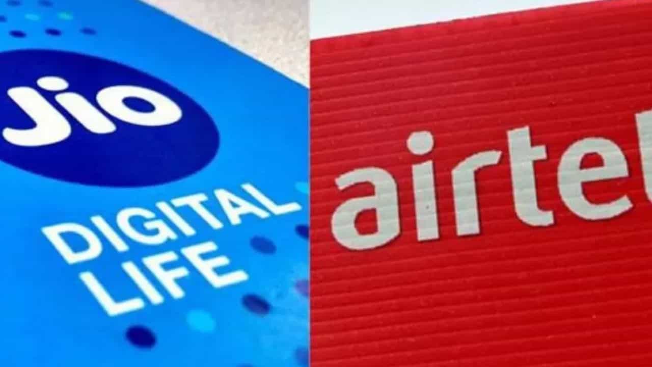 Airtel vs Jio 299: ਕੀਮਤ ਇੱਕੋ ਜਿਹੀ ਹੈ, ਫਿਰ ਵੀ ਯੂਜ਼ਰਸ ਨੂੰ ਇਸ ਕੰਪਨੀ ਤੋਂ ਘੱਟ ਡਾਟਾ ਮਿਲ ਰਿਹਾ ਹੈ