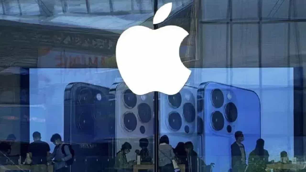 Apple ਵਿੱਚ ਪਹਿਲੀ ਛਾਂਟੀ! ਇਨ੍ਹਾਂ ਲੋਕਾਂ ਦੇ ਕੰਮ ਤੇ ਲਟਕਦੀ ਤਲਵਾਰ