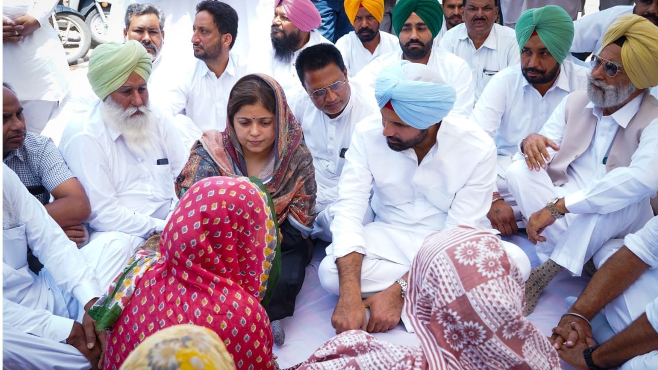ਕਾਂਗਰਸ ਪਾਰਟੀ ਸ਼ਹੀਦਾਂ ਦੇ ਪਰਿਵਾਰਾਂ ਨਾਲ ਖੜ੍ਹੀ, ਰਾਜਾ ਵੜਿੰਗ ਵੱਲੋਂ ਇੱਕ ਮਹੀਨੇ ਦੀ ਤਨਖਾਹ ਦਾਨ ਕਰਨ ਦਾ ਐਲਾਨ ਕਾਂਗਰਸ ਪਾਰਟੀ ਸ਼ਹੀਦਾਂ ਦੇ ਪਰਿਵਾਰਾਂ ਨਾਲ ਖੜ੍ਹੀ, ਰਾਜਾ ਵੜਿੰਗ ਵੱਲੋਂ ਇੱਕ ਮਹੀਨੇ ਦੀ ਤਨਖਾਹ ਦਾਨ ਕਰਨ ਦਾ ਐਲਾਨ