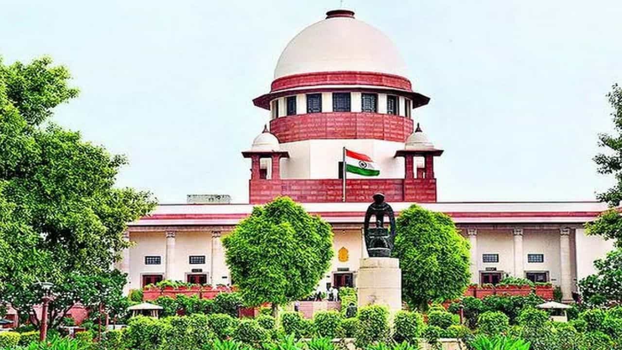 ਵਕੀਲਾਂ ਦੀਆਂ ਡਿਗਰੀਆਂ ਦੀ ਜਾਂਚ ਲਈ Supreme Court ਨੇ ਬਣਾਈ ਕਮੇਟੀ, ਫਰਜ਼ੀ ਲੋਕ ਹੋਣਗੇ ਅਦਾਲਤ ਤੋਂ ਬਾਹਰ