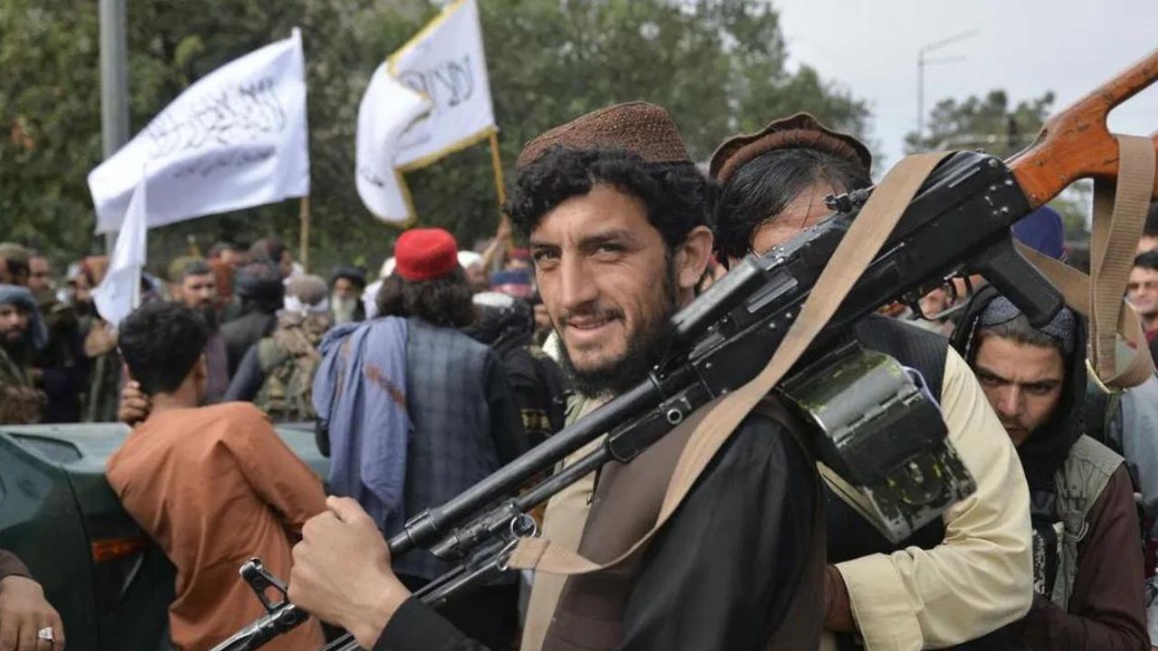 Pakistani Taliban ਨੇ ਬਦਲਿਆ ਪਲਾਨ, ਸੁਰੱਖਿਆ ਮੁਲਾਜ਼ਮ ਹੀ ਹਨ ਅਸਲ ਨਿਸ਼ਾਨਾ Pakistani Taliban ਨੇ ਬਦਲਿਆ ਪਲਾਨ, ਸੁਰੱਖਿਆ ਮੁਲਾਜ਼ਮ ਹੀ ਹਨ ਅਸਲ ਨਿਸ਼ਾਨਾ