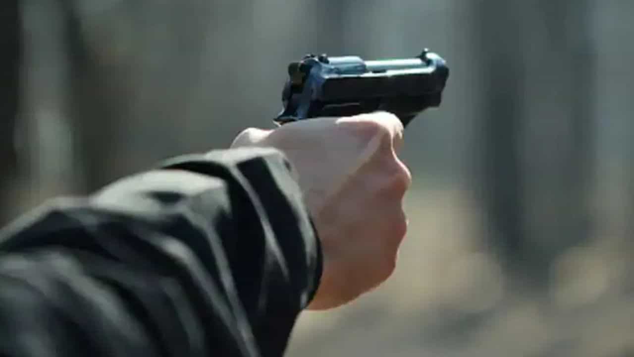 ਸਖਸ਼ ਨੇ Licensed revolver ਨਾਲ ਪਹਿਲਾਂ ਪਤਨੀ ਨੂੰ ਮਾਰੀ ਗੋਲੀ, ਫੇਰ ਖੁਦ ਕੀਤੀ ਆਤਮ ਹੱਤਿਆ