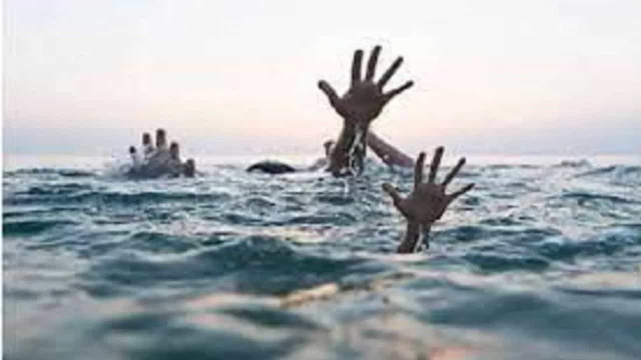 Sri Muktsar Sahibਚ ਨਹਿਰ ਚ ਡੁੱਬਣ ਨਾਲ ਦੋ ਨੌਜਵਾਨਾਂ ਦੀ ਮੌਤ, ਪੁਲਿਸ ਨੇ ਕ੍ਰੇਨ ਨਾਲ ਕਢਵਾਈਆਂ ਲਾਸ਼ਾਂ