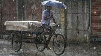 Weather Alert: ਪੰਜਾਬ ਦੇ 7 ਜ਼ਿਲ੍ਹਿਆਂ ‘ਚ ਮੀਂਹ ਦਾ ਅਲਰਟ, ਅੰਮ੍ਰਿਤਸਰ ਸਮੇਤ 7 ਸ਼ਹਿਰਾਂ ‘ਚ ਸਵੇਰ ਤੋਂ ਮੌਸਮ ਖਰਾਬ