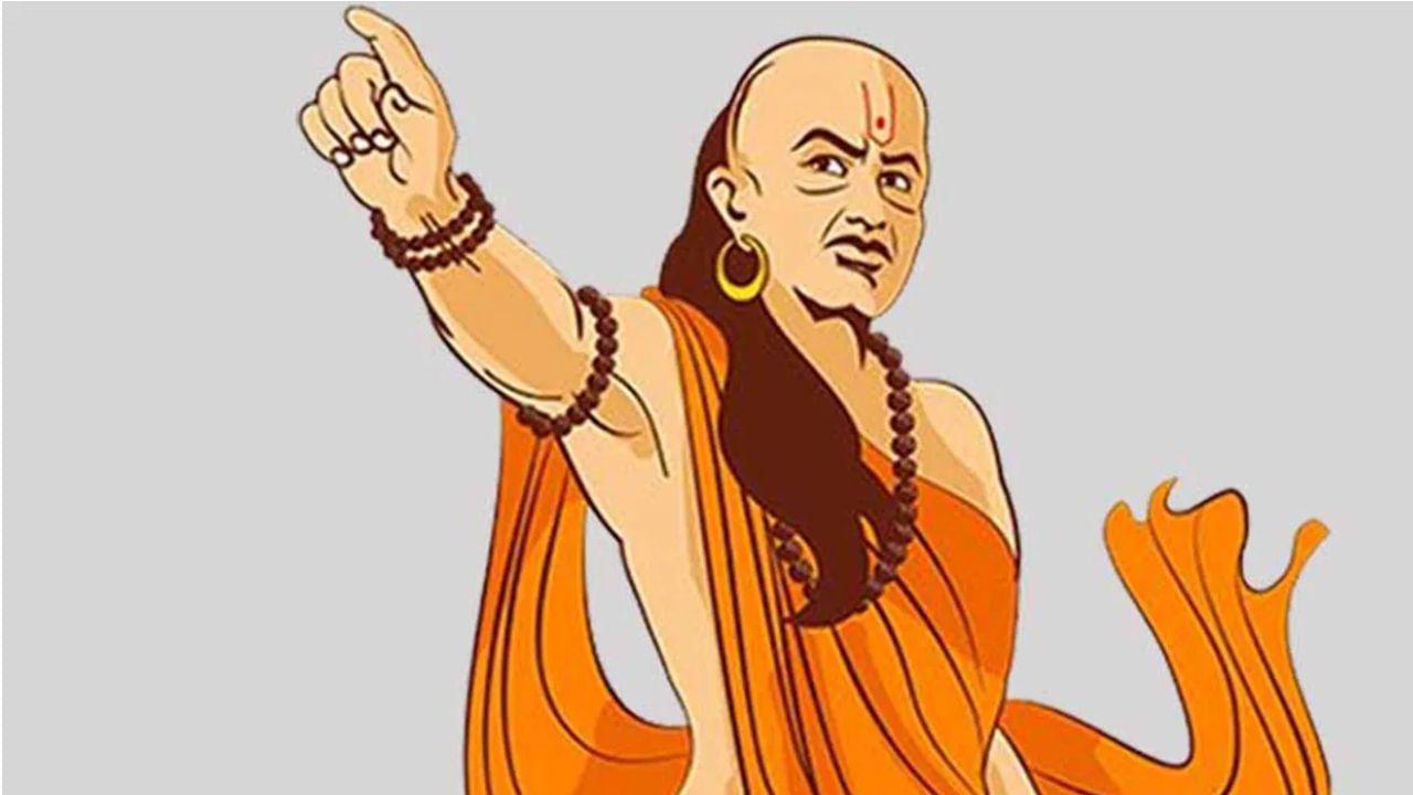 Chanakya Niti: ਇਨ੍ਹਾਂ ਆਦਤਾਂ ਕਰਕੇ ਨਾਰਾਜ਼ ਹੋ ਜਾਂਦੀ ਹੈ ਮਾਂ ਲਕਸ਼ਮੀ, ਇਨ੍ਹਾਂ ਗੱਲਾਂ ਦਾ ਰੱਖੋ ਜ਼ਰੂਰ ਧਿਆਨ