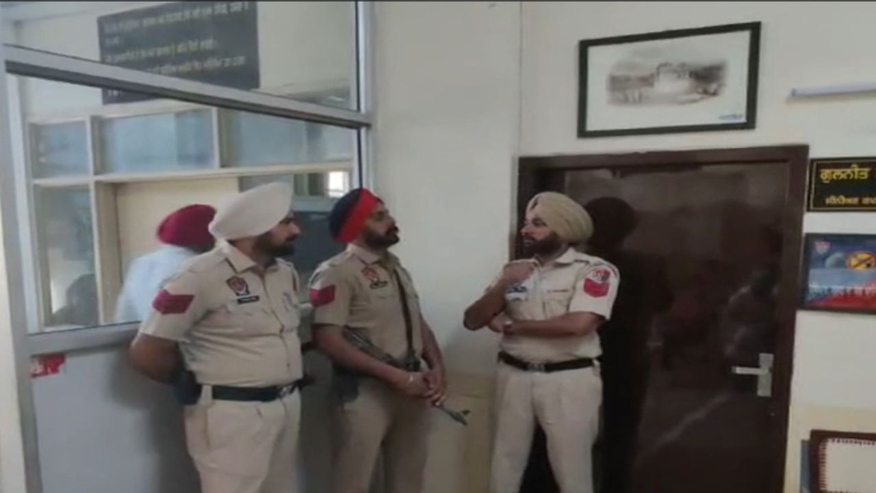 ਪੰਜਾਬ ਦੇ ਬਠਿੰਡਾ 'ਚ 12 ਥਾਵਾਂ 'ਤੇ ਧਮਾਕੇ ਦੀ ਚਿੱਠੀ ਮਿਲਣ ਤੋਂ ਬਾਅਦ ਪੁਲਿਸ ਹਾਈ ਅਲਰਟ ਤੇ