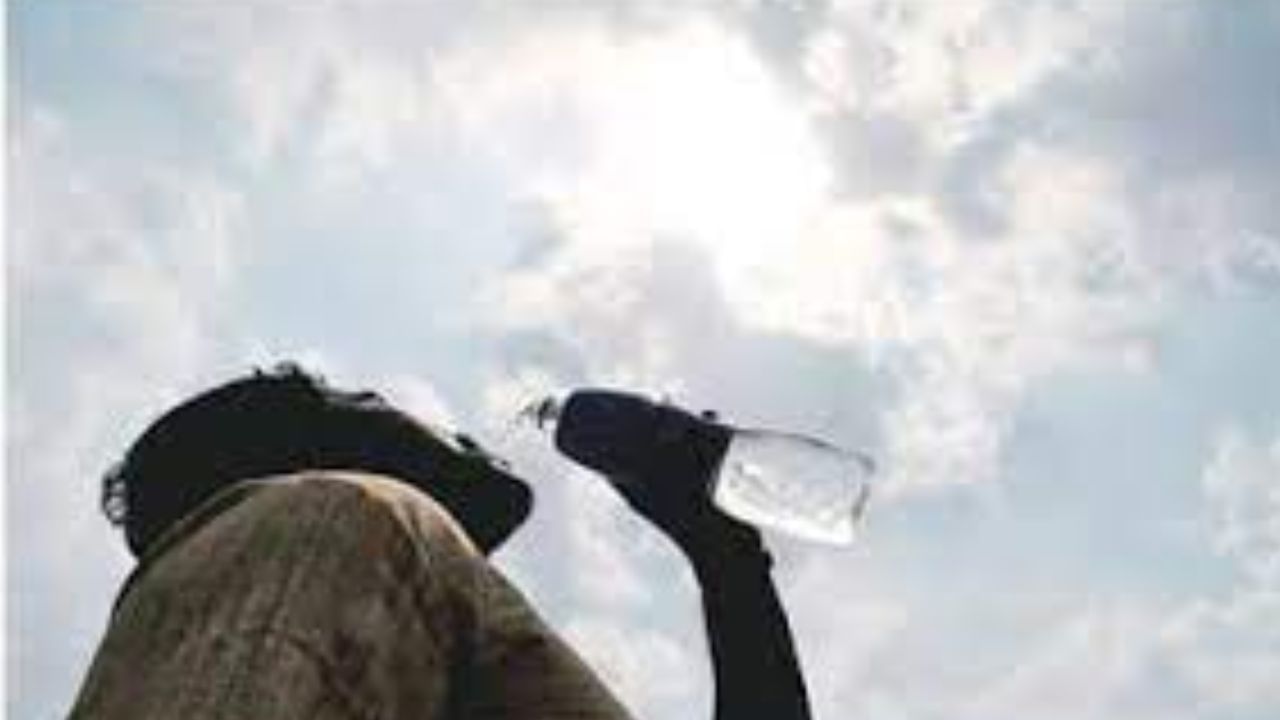 Heat will Increase: ਪੰਜਾਬ ਚ ਵਧੇਗੀ ਗਰਮੀ, 40 ਤੱਕ ਪਹੁੰਚਿਆ ਪਾਰਾ, ਹਸਪਤਾਲਾਂ ‘ਚ ਪੁਖਤਾ ਪ੍ਰਬੰਧ ਕਰਨ ਦੇ ਨਿਰਦੇਸ਼ Heat will Increase: ਪੰਜਾਬ ਚ ਵਧੇਗੀ ਗਰਮੀ, 40 ਤੱਕ ਪਹੁੰਚਿਆ ਪਾਰਾ, ਹਸਪਤਾਲਾਂ ‘ਚ ਪੁਖਤਾ ਪ੍ਰਬੰਧ ਕਰਨ ਦੇ ਨਿਰਦੇਸ਼
