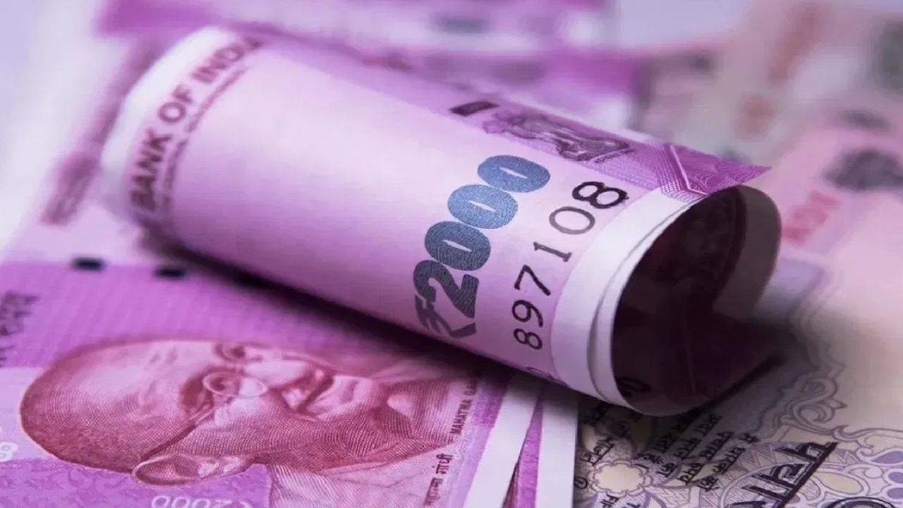 SBI Guidelines: ਬਿਨਾਂ ਪਰਚੀ ਅਤੇ ਆਈ-ਕਾਰਡ ਦੇ ਬਦਲੇ ਜਾਣਗੇ 2 ਹਜ਼ਾਰ ਦੇ ਨੋਟ, SBI ਵੱਲੋਂ ਵੱਡੀ ਰਾਹਤ SBI Guidelines: ਬਿਨਾਂ ਪਰਚੀ ਅਤੇ ਆਈ-ਕਾਰਡ ਦੇ ਬਦਲੇ ਜਾਣਗੇ 2 ਹਜ਼ਾਰ ਦੇ ਨੋਟ, SBI ਵੱਲੋਂ ਵੱਡੀ ਰਾਹਤ