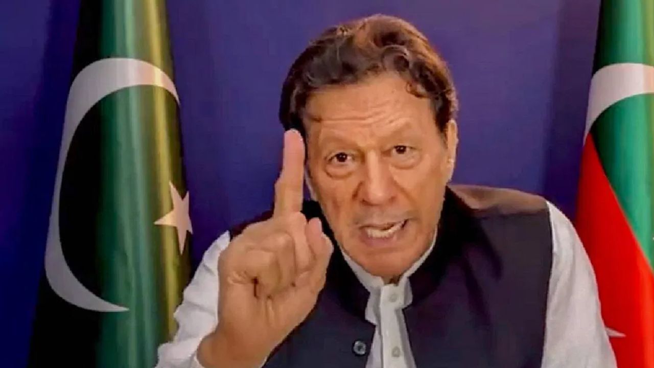 Pakistan News:ਆਉਣ ਵਾਲੇ ਦਿਨਾਂ ‘ਚ ਦੇਵਾਂਗਾ ਵੱਡਾ ਸਰਪ੍ਰਾਈਜ, ਸ਼ਾਹਵਾਜ ਸਰਕਾਰ ਨੇ ਅਰਥਵਿਵਸਥਾ ਨੂੰ ਕੀਤਾ ਤਬਾਹ-ਇਮਰਾਨ Pakistan News:ਆਉਣ ਵਾਲੇ ਦਿਨਾਂ ‘ਚ ਦੇਵਾਂਗਾ ਵੱਡਾ ਸਰਪ੍ਰਾਈਜ, ਸ਼ਾਹਵਾਜ ਸਰਕਾਰ ਨੇ ਅਰਥਵਿਵਸਥਾ ਨੂੰ ਕੀਤਾ ਤਬਾਹ-ਇਮਰਾਨ