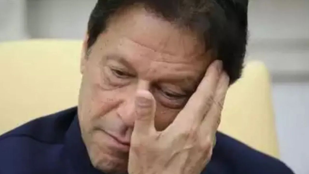Imran Khan Audio Leak: ‘ਮੇਰੀ ਜਾਨ ਨੂੰ ਖ਼ਤਰਾ ਹੈ, ਮੈਨੂੰ ਬਚਾਓ’, ਇਕ ਵਾਰ ਅਮਰੀਕਾ ‘ਤੇ ਸੁੱਟਿਆ ਸੀ ਚਿੱਕੜ , ਹੁਣ ਗਿੜਗਿੜਾ ਰਹੇ ਸਾਬਕਾ ਪੀਐੱਮ Imran Khan Audio Leak: ‘ਮੇਰੀ ਜਾਨ ਨੂੰ ਖ਼ਤਰਾ ਹੈ, ਮੈਨੂੰ ਬਚਾਓ’, ਇਕ ਵਾਰ ਅਮਰੀਕਾ ‘ਤੇ ਸੁੱਟਿਆ ਸੀ ਚਿੱਕੜ , ਹੁਣ ਗਿੜਗਿੜਾ ਰਹੇ ਸਾਬਕਾ ਪੀਐੱਮ
