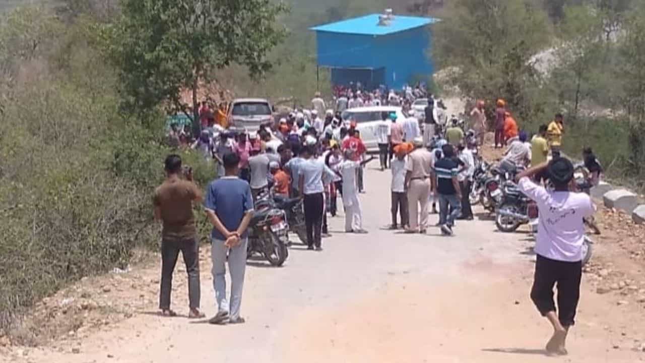 Major Road Accident: ਟਰੈਕਟਰ ਟਰਾਲੀ ਪਲਟਣ ਨਾਲ 3 ਮਹਿਲਾਵਾਂ ਦੀ ਮੌਤ, 33 ਜ਼ਖਮੀ, ਸ੍ਰੀ ਖੁਰਾਲਾਗੜ੍ਹ ਚ ਵਾਪਰਿਆ ਭਿਆਨਕ ਸੜਕ ਹਾਦਸਾ