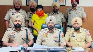 Goldy Brar ਦੇ ਨਾਮ ‘ਤੇ 50 ਲੱਖ ਦੀ ਫਿਰੌਤੀ ਮੰਗਣ ਵਾਲਾ ਗ੍ਰਿਫਤਾਰ, ਪੁਲਿਸ ਵੱਲੋਂ ਜਾਂਚ ਜਾਰੀ Goldy Brar ਦੇ ਨਾਮ ‘ਤੇ 50 ਲੱਖ ਦੀ ਫਿਰੌਤੀ ਮੰਗਣ ਵਾਲਾ ਗ੍ਰਿਫਤਾਰ, ਪੁਲਿਸ ਵੱਲੋਂ ਜਾਂਚ ਜਾਰੀ