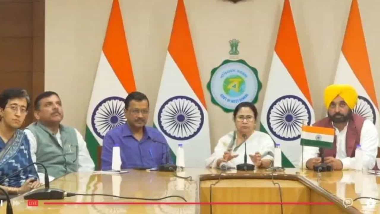 Mamata-Kejriwal Meeting: ਰਾਜ ਸਭਾ ਚ ਮਮਤਾ ਬੈਨਰਜੀ ਕਰੇਗੀ ਬਿੱਲ ਦਾ ਸਮਰਥਨ, ਅਰਵਿੰਦ ਕੇਜਰੀਵਾਲ ਬੋਲੇ- ਪਾਸ ਹੋਣ ਤੇ ਹੋਵੇਗਾ ਸੈਮੀਫਾਈਨਲ