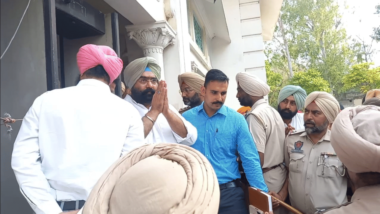 EX MLA on Police Remand: ਪੰਜ ਦਿਨਾਂ ਦੀ ਪੁਲਿਸ ਰਿਮਾਂਡ ਤੇ ਸਾਬਕਾ ਕਾਂਗਰਸੀ ਵਿਧਾਇਕ ਕਿੱਕੀ ਢਿੱਲੋਂ, ਆਮਦਨ ਤੋਂ ਵੱਧ ਮਾਮਲੇ ਚ ਹੋਈ ਕੱਲ ਹੋਈ ਸੀ ਗ੍ਰਿਫ਼ਤਾਰੀ