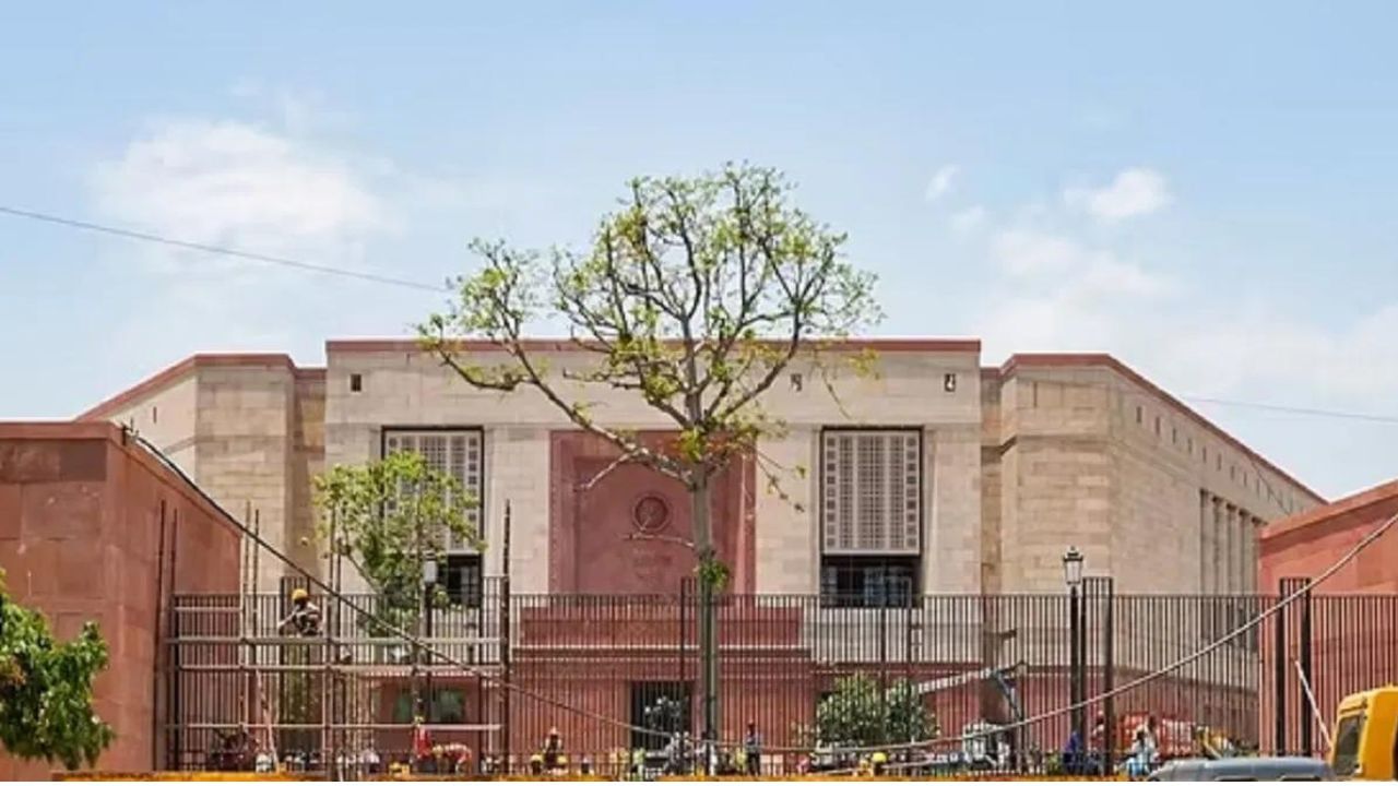 New Parliament Building: ਸਰਕਾਰ ਨੂੰ ਨਵਾਂ ਸੰਸਦ ਭਵਨ ਬਣਾਉਣ ਦੀ ਲੋੜ ਕਿਉਂ ਪਈ? New Parliament Building: ਸਰਕਾਰ ਨੂੰ ਨਵਾਂ ਸੰਸਦ ਭਵਨ ਬਣਾਉਣ ਦੀ ਲੋੜ ਕਿਉਂ ਪਈ?