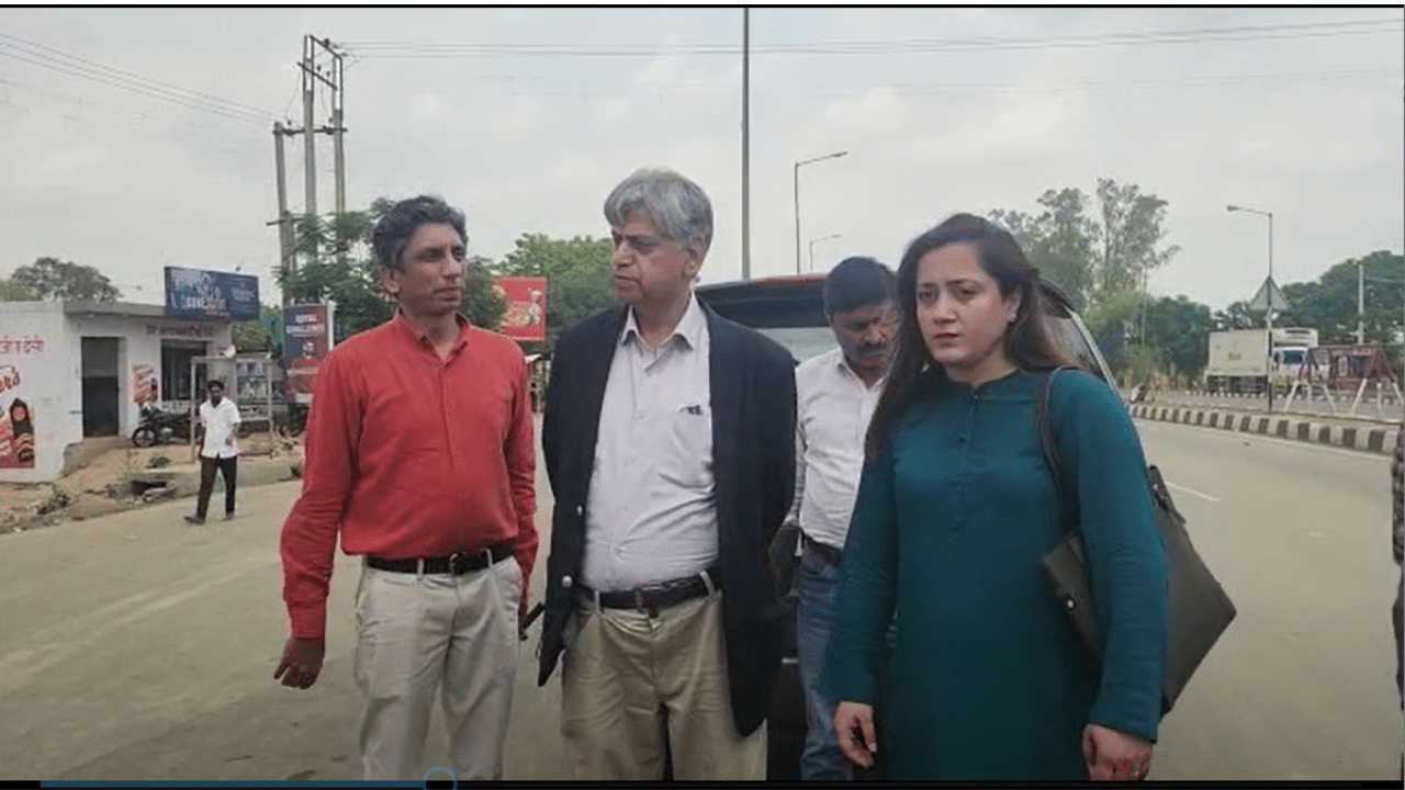 Pak Media Deligation: ਪਾਕਿਸਤਾਨ ਤੋਂ 13 ਲੋਕਾਂ ਦਾ ਮੀਡੀਆ ਡੇਲਿਗੇਸ਼ਨ ਅਟਾਰੀ ਵਾਘ੍ਹਾ ਸਰਹੱਦ ਰਾਹੀਂ ਪਹੁੰਚਿਆ ਭਾਰਤ Pak Media Deligation: ਪਾਕਿਸਤਾਨ ਤੋਂ 13 ਲੋਕਾਂ ਦਾ ਮੀਡੀਆ ਡੇਲਿਗੇਸ਼ਨ ਅਟਾਰੀ ਵਾਘ੍ਹਾ ਸਰਹੱਦ ਰਾਹੀਂ ਪਹੁੰਚਿਆ ਭਾਰਤ