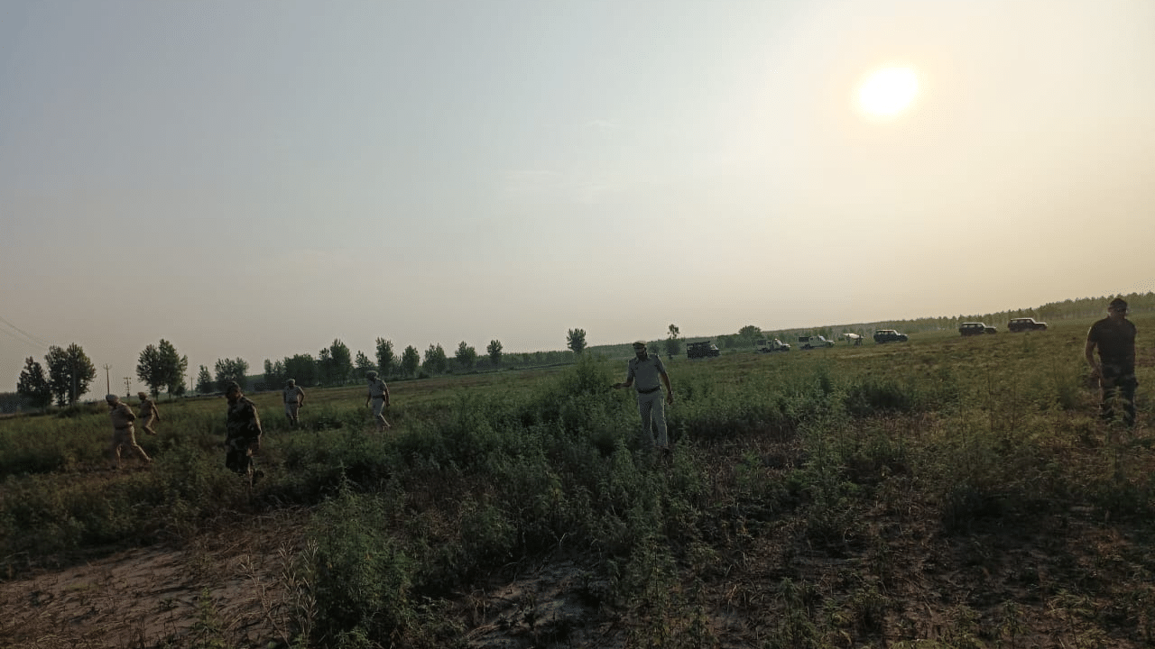 Pak Drone in Gurdaspur: ਗੁਰਦਾਸਪੁਰ ਸਰਹੱਦ ਤੇ ਪਾਕਿਸਤਾਨੀ ਡਰੋਨ ਨੇ ਦੋ ਵਾਰ ਕੀਤੀ ਘੁਸਪੈਠ ਦੀ ਕੋਸ਼ਿਸ਼, BSF ਨੇ ਵਾਪਸ ਭਜਾਇਆ, ਭਾਲ ਮੁਹਿੰਮ ਜਾਰੀ