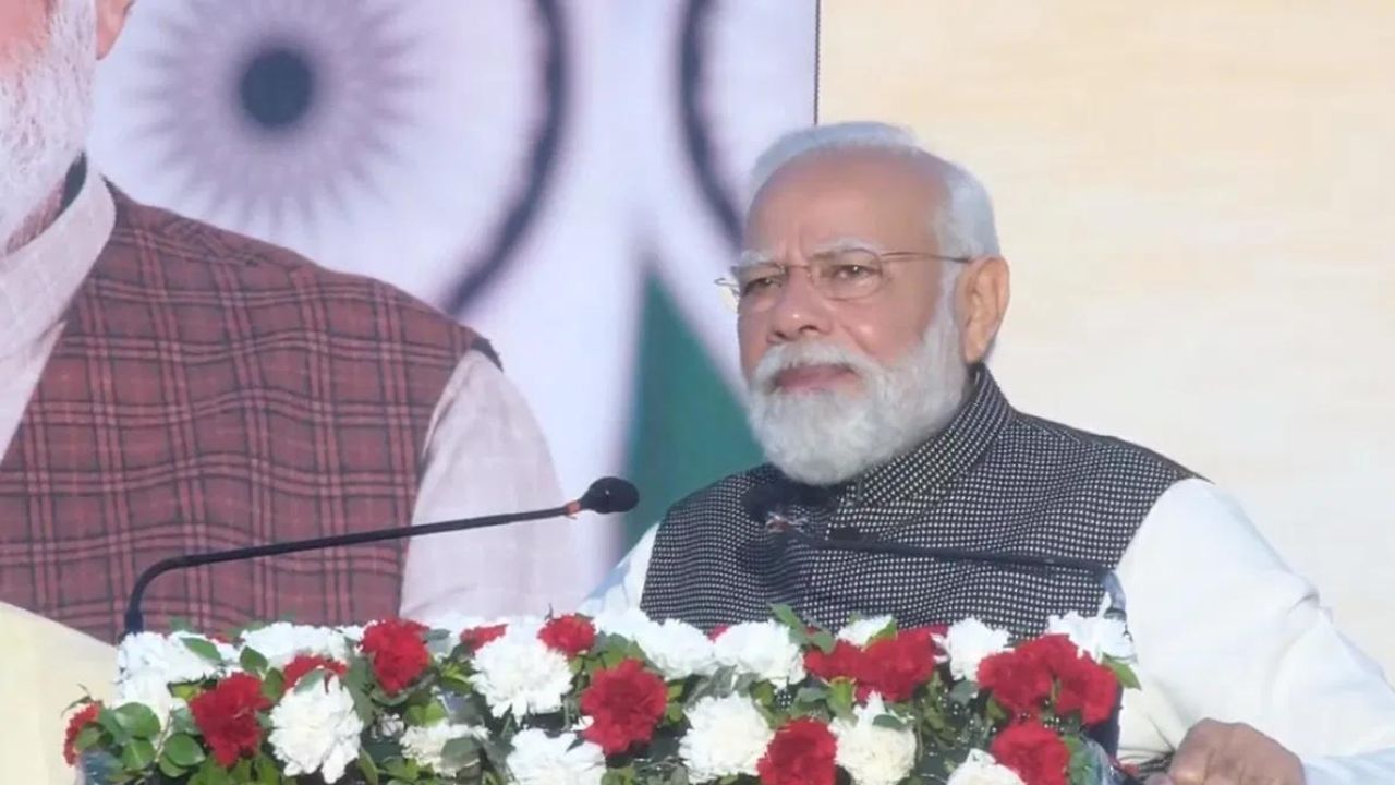 PM Modi Grand Welcome: 3 ਦੇਸ਼ਾਂ ਦੇ ਦੌਰੇ ਤੋਂ ਭਾਰਤ ਪਰਤੇ ਪੀਐਮ ਮੋਦੀ ਦਾ ਸ਼ਾਨਦਾਰ ਸਵਾਗਤ, ਮੋਦੀ ਮੋਦੀ ਦੇ ਨਾਆਰਿਆਂ ਨਾਲ ਗੂੰਜਿਆ ਪਾਲਮ ਏਅਰਪੋਰਟ PM Modi Grand Welcome: 3 ਦੇਸ਼ਾਂ ਦੇ ਦੌਰੇ ਤੋਂ ਭਾਰਤ ਪਰਤੇ ਪੀਐਮ ਮੋਦੀ ਦਾ ਸ਼ਾਨਦਾਰ ਸਵਾਗਤ, ਮੋਦੀ ਮੋਦੀ ਦੇ ਨਾਆਰਿਆਂ ਨਾਲ ਗੂੰਜਿਆ ਪਾਲਮ ਏਅਰਪੋਰਟ
