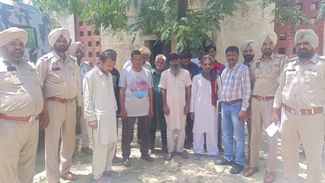 Prisoner Release: ਭਾਰਤ ਸਰਕਾਰ ਵੱਲੋਂ ਪਾਕਿਸਤਾਨੀ ਕੈਦੀ ਰਿਹਾਅ, ਅਟਾਰੀ-ਵਾਘਾ ਸਰਹੱਦ ਰਾਹੀਂ ਪਾਕਿਸਤਾਨ ਵਾਪਸੀ Prisoner Release: ਭਾਰਤ ਸਰਕਾਰ ਵੱਲੋਂ ਪਾਕਿਸਤਾਨੀ ਕੈਦੀ ਰਿਹਾਅ, ਅਟਾਰੀ-ਵਾਘਾ ਸਰਹੱਦ ਰਾਹੀਂ ਪਾਕਿਸਤਾਨ ਵਾਪਸੀ