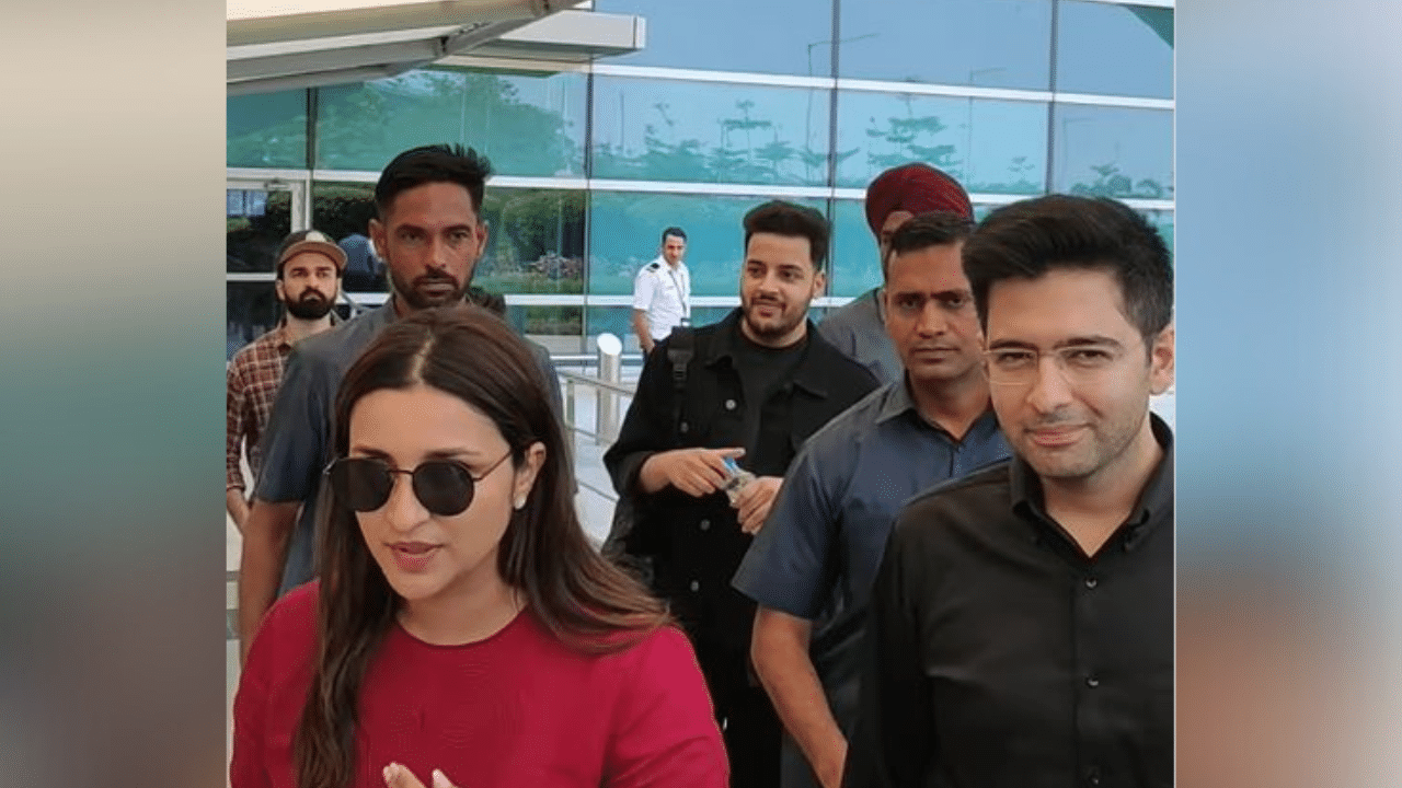 Parineeti Raghav Engagement: ਜਲੰਧਰ ਜਿੱਤਣ ਤੋਂ ਬਾਅਦ ਰਾਘਵ-ਪਰਿਣੀਤੀ ਦੀ ਮੰਗਣੀ ‘ਚ ਖੁਸ਼ੀ ਵੰਡਣ ਪਹੰਚ ਰਹੇ CM Maan ਅਤੇ Kejriwal Parineeti Raghav Engagement: ਜਲੰਧਰ ਜਿੱਤਣ ਤੋਂ ਬਾਅਦ ਰਾਘਵ-ਪਰਿਣੀਤੀ ਦੀ ਮੰਗਣੀ ‘ਚ ਖੁਸ਼ੀ ਵੰਡਣ ਪਹੰਚ ਰਹੇ CM Maan ਅਤੇ Kejriwal