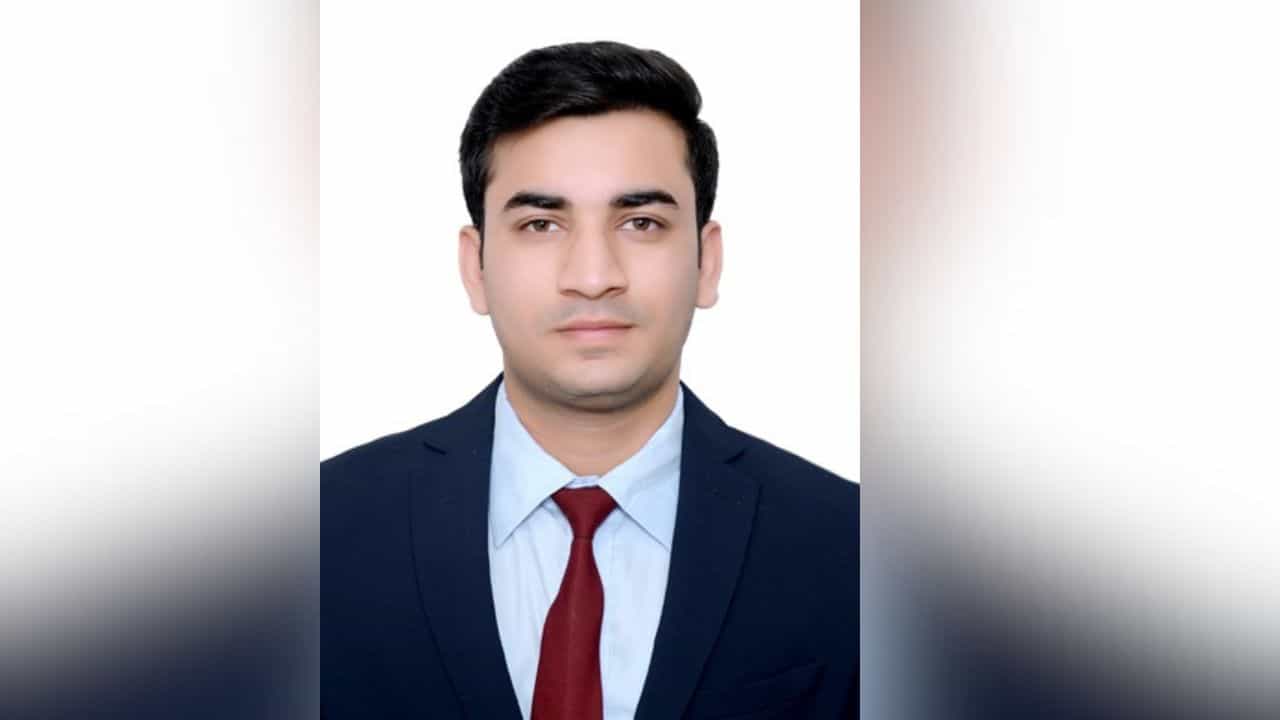 UPSC Result: ਯੂਪੀਐਸਸੀ ਨਤੀਜਿਆਂ ਚ 135ਵਾਂ ਰੈਂਕ ਹਾਸਲ ਕਰਕੇ ਲਹਿਰਾਗਾਗਾ ਦੇ ਰੋਬਿਨ ਬੰਸਲ ਨੇ ਵਧਾਇਆ ਇਲਾਕੇ ਦਾ ਮਾਨ