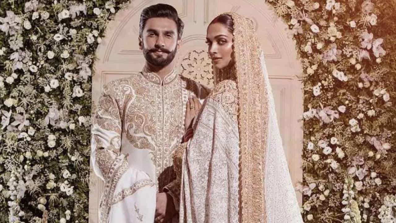 Ranveer Singh ਦੇ ਸਰਪ੍ਰਾਈਜ਼ ਤੋਂ ਦੀਪਿਕਾ ਪਾਦੂਕੋਣ ਦਾ ਦਿਲ ਖੁਸ਼, ਇੰਟਰਵਿਊ ਦੇ ਵਿਚਕਾਰ ਪਤਨੀ ਨੂੰ ਦੋ ਵਾਰ ਕੀਤਾ kiss