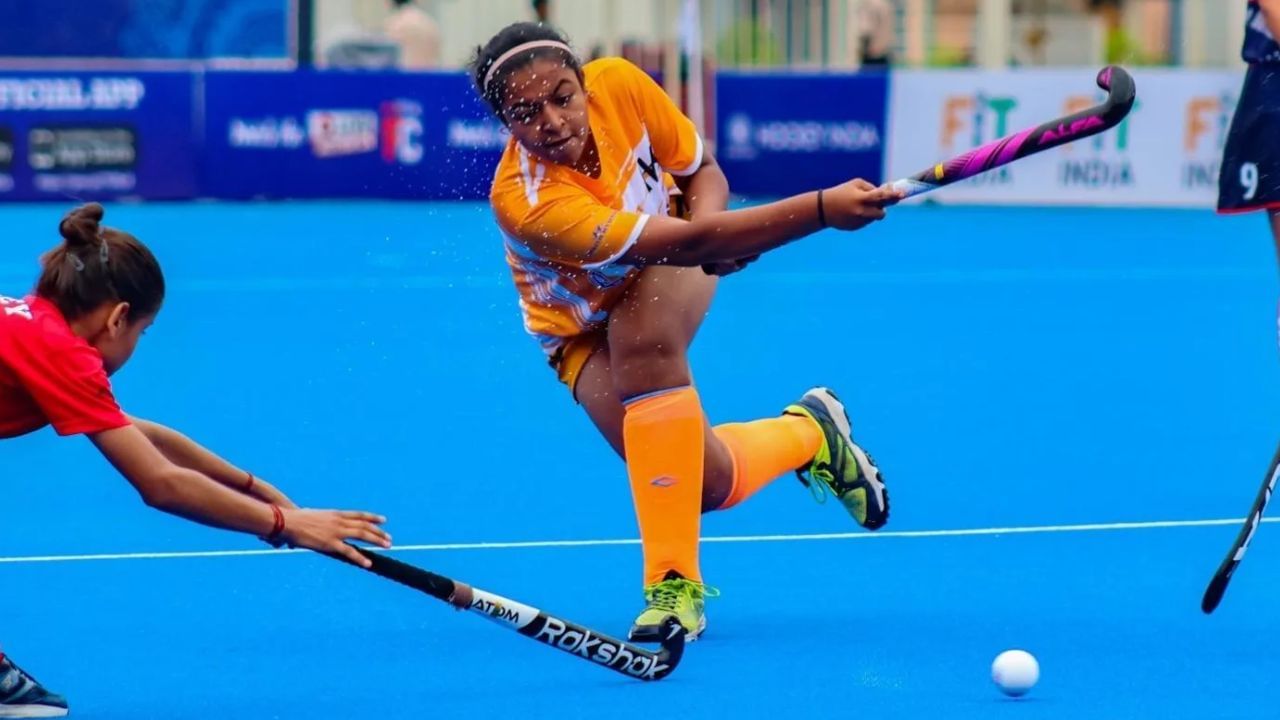 Hockey Match: ਚੰਡੀਗੜ੍ਹ ਗਰਲਜ਼ ਨੇ ਗੁਜਰਾਤ ਨੂੰ 16-0 ਨਾਲ ਹਰਾਇਆ, 3 ਖਿਡਾਰੀਆਂ ਨੇ ਲਗਾਈ ਹੈਟ੍ਰਿਕ Hockey Match: ਚੰਡੀਗੜ੍ਹ ਗਰਲਜ਼ ਨੇ ਗੁਜਰਾਤ ਨੂੰ 16-0 ਨਾਲ ਹਰਾਇਆ, 3 ਖਿਡਾਰੀਆਂ ਨੇ ਲਗਾਈ ਹੈਟ੍ਰਿਕ