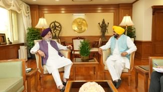 ਕੇਂਦਰੀ ਮੰਤਰੀ ਹਰਦੀਪ ਸਿੰਘ ਪੁਰੀ ਨੂੰ ਮਿਲੇ ਮੁੱਖ ਮੰਤਰੀ ਮਾਨ, ਮੋਹਾਲੀ ਨੂੰ ਸਮਾਰਟ ਸਿਟੀ ਪ੍ਰਾਜੈਕਟ ‘ਚ ਸ਼ਾਮਲ ਕਰਨ ਸਮੇਤ ਹੋਰਨਾ ਮੁੱਦਿਆ ‘ਤੇ ਹੋਈ ਚਰਚਾ ਕੇਂਦਰੀ ਮੰਤਰੀ ਹਰਦੀਪ ਸਿੰਘ ਪੁਰੀ ਨੂੰ ਮਿਲੇ ਮੁੱਖ ਮੰਤਰੀ ਮਾਨ, ਮੋਹਾਲੀ ਨੂੰ ਸਮਾਰਟ ਸਿਟੀ ਪ੍ਰਾਜੈਕਟ ‘ਚ ਸ਼ਾਮਲ ਕਰਨ ਸਮੇਤ ਹੋਰਨਾ ਮੁੱਦਿਆ ‘ਤੇ ਹੋਈ ਚਰਚਾ