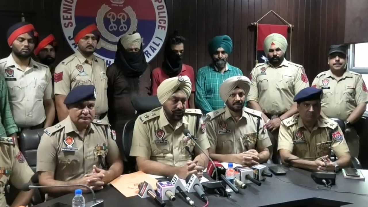 Drug Peddler Arrested: ਜਲੰਧਰ ਦਿਹਾਤੀ ਪੁਲਿਸ ਨੂੰ ਮਿਲੀ ਵੱਡੀ ਸਫਲਤਾ, 2 ਨਸ਼ਾ ਤਸਕਰਾਂ ਸਣੇ 110 ਬੋਰੀਆਂ ਬਰਾਮਦ