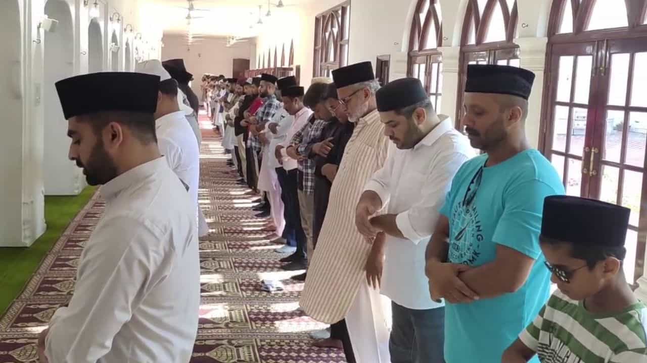 Eid-ul-Fitr 2024: 10 ਜਾਂ 11 ਅਪ੍ਰੈਲ ਭਾਰਤ ਵਿੱਚ ਕਦੋਂ ਮਨਾਈ ਜਾਵੇਗੀ ਈਦ, ਇੰਝ ਦੂਰ ਕਰੋ ਕਨਫਿਊਜ਼ਨ Eid-ul-Fitr 2024: 10 ਜਾਂ 11 ਅਪ੍ਰੈਲ ਭਾਰਤ ਵਿੱਚ ਕਦੋਂ ਮਨਾਈ ਜਾਵੇਗੀ ਈਦ, ਇੰਝ ਦੂਰ ਕਰੋ ਕਨਫਿਊਜ਼ਨ