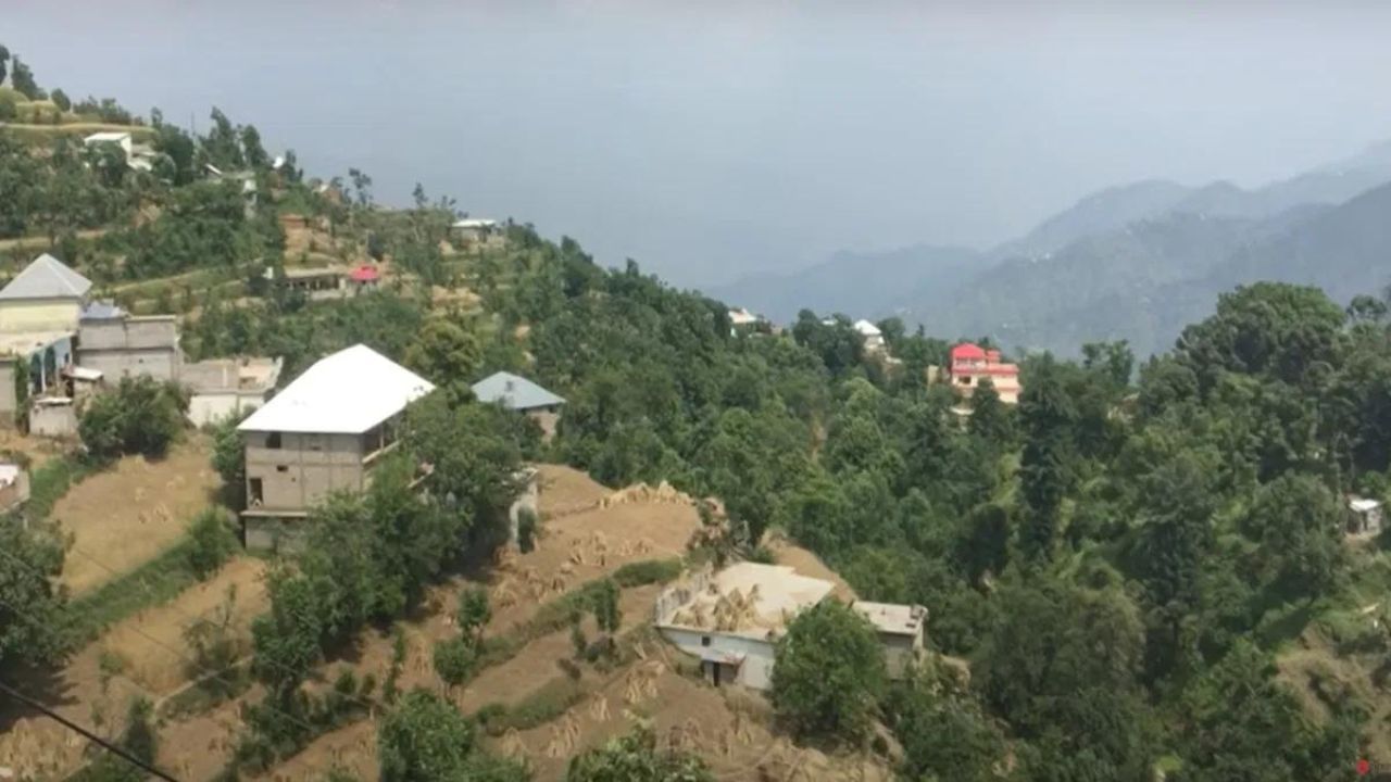 Pakistan News: ਦਾਜ ‘ਤੇ ਪਾਬੰਦੀ, ਬੱਚਿਆਂ ਲਈ ਸਮਾਰਟਫੋਨ ਨਹੀਂ, ਚਾਹ-ਬਿਸਕੁਟਾਂ ਨਾਲ ਮਹਿਮਾਨਾਂ ਦਾ ਸਵਾਗਤ; ਪਾਕਿਸਤਾਨ ਦੇ ਇਸ ਪਿੰਡ ਨੇ ਬਣਾਇਆ ਆਪਣਾ ਸੰਵਿਧਾਨ Pakistan News: ਦਾਜ ‘ਤੇ ਪਾਬੰਦੀ, ਬੱਚਿਆਂ ਲਈ ਸਮਾਰਟਫੋਨ ਨਹੀਂ, ਚਾਹ-ਬਿਸਕੁਟਾਂ ਨਾਲ ਮਹਿਮਾਨਾਂ ਦਾ ਸਵਾਗਤ; ਪਾਕਿਸਤਾਨ ਦੇ ਇਸ ਪਿੰਡ ਨੇ ਬਣਾਇਆ ਆਪਣਾ ਸੰਵਿਧਾਨ