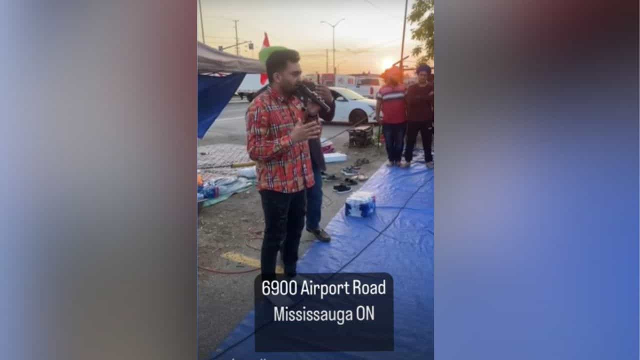 Canada Student Protest: ਕੈਨੇਡਾ ਚੋਂ ਡਿਪੋਰਟ ਕੀਤੇ ਜਾ ਰਹੇ ਵਿਦਿਆਰਥੀਆਂ ਵੱਲੋਂ ਪ੍ਰਦਰਸ਼ਨ, ਹੱਕ ਚ ਨਿੱਤਰੇ ਕਲਾਕਾਰ