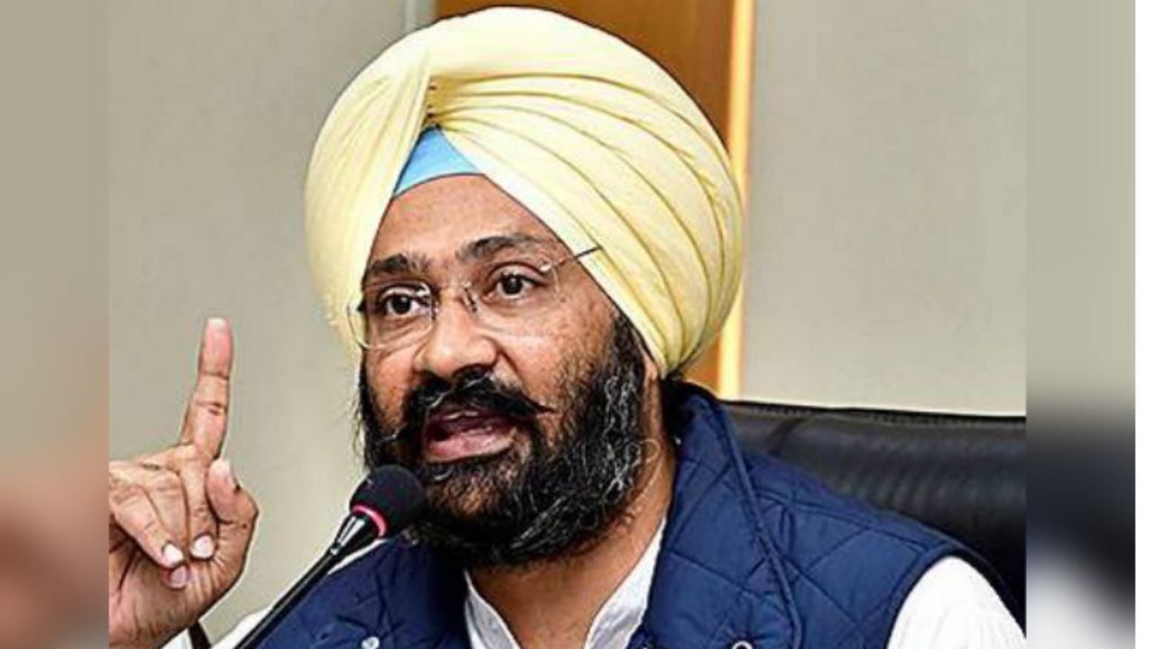 Shiromani Akali Dal ਦੀਆਂ ਨੀਤੀਆਂ ‘ਤੇ ਸਵਾਲ ਚੁੱਕਣ ਦੀ ਮਿਲੀ ਗਿਆਨੀ ਹਰਪ੍ਰੀਤ ਸਿੰਘ ਨੂੰ ਸਜ਼ਾ-ਪਰਮਿੰਦਰ ਢੀਂਡਸਾ Shiromani Akali Dal ਦੀਆਂ ਨੀਤੀਆਂ ‘ਤੇ ਸਵਾਲ ਚੁੱਕਣ ਦੀ ਮਿਲੀ ਗਿਆਨੀ ਹਰਪ੍ਰੀਤ ਸਿੰਘ ਨੂੰ ਸਜ਼ਾ-ਪਰਮਿੰਦਰ ਢੀਂਡਸਾ