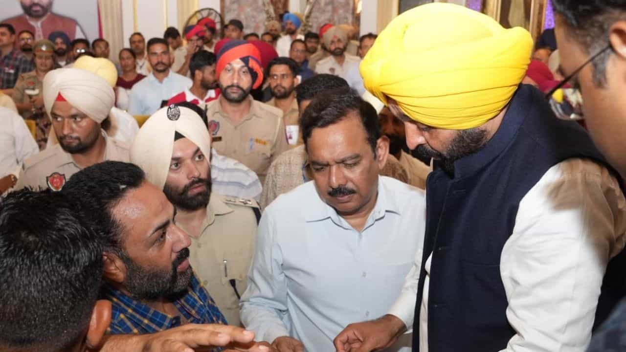 Sarkar Tuhade Dwaar ਸਰਕਾਰ ਤੁਹਾਡੇ ਦੁਆਰ ਪ੍ਰੋਗਰਾਮ ਦਾ ਮੰਤਵ ਆਮ ਆਦਮੀ ਨੂੰ ਅਸਲ ਮਾਅਨਿਆਂ ਵਿੱਚ ਅਖ਼ਤਿਆਰ ਦੇਣਾ: ਮੁੱਖ ਮੰਤਰੀ